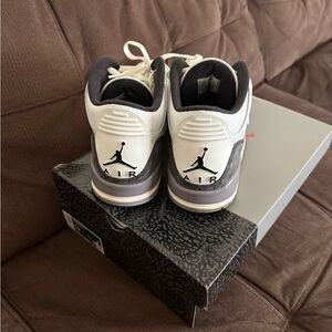 Jordan  Shoes - White and Gray